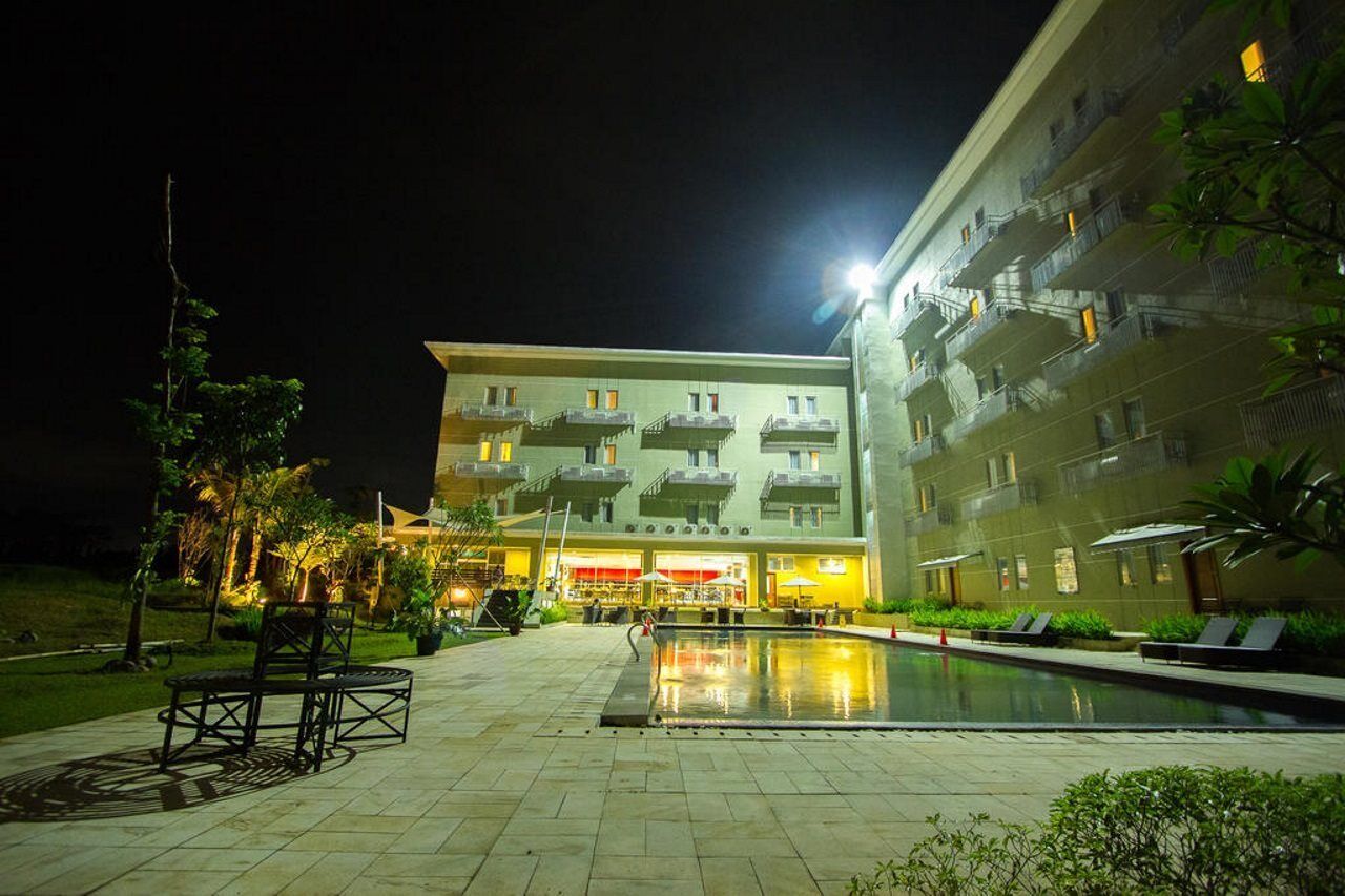 Lorin Sentul Hotel Bogor Ngoại thất bức ảnh